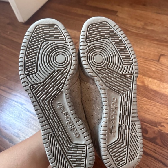 Yeezy powerhouse - Picture 4 of 5